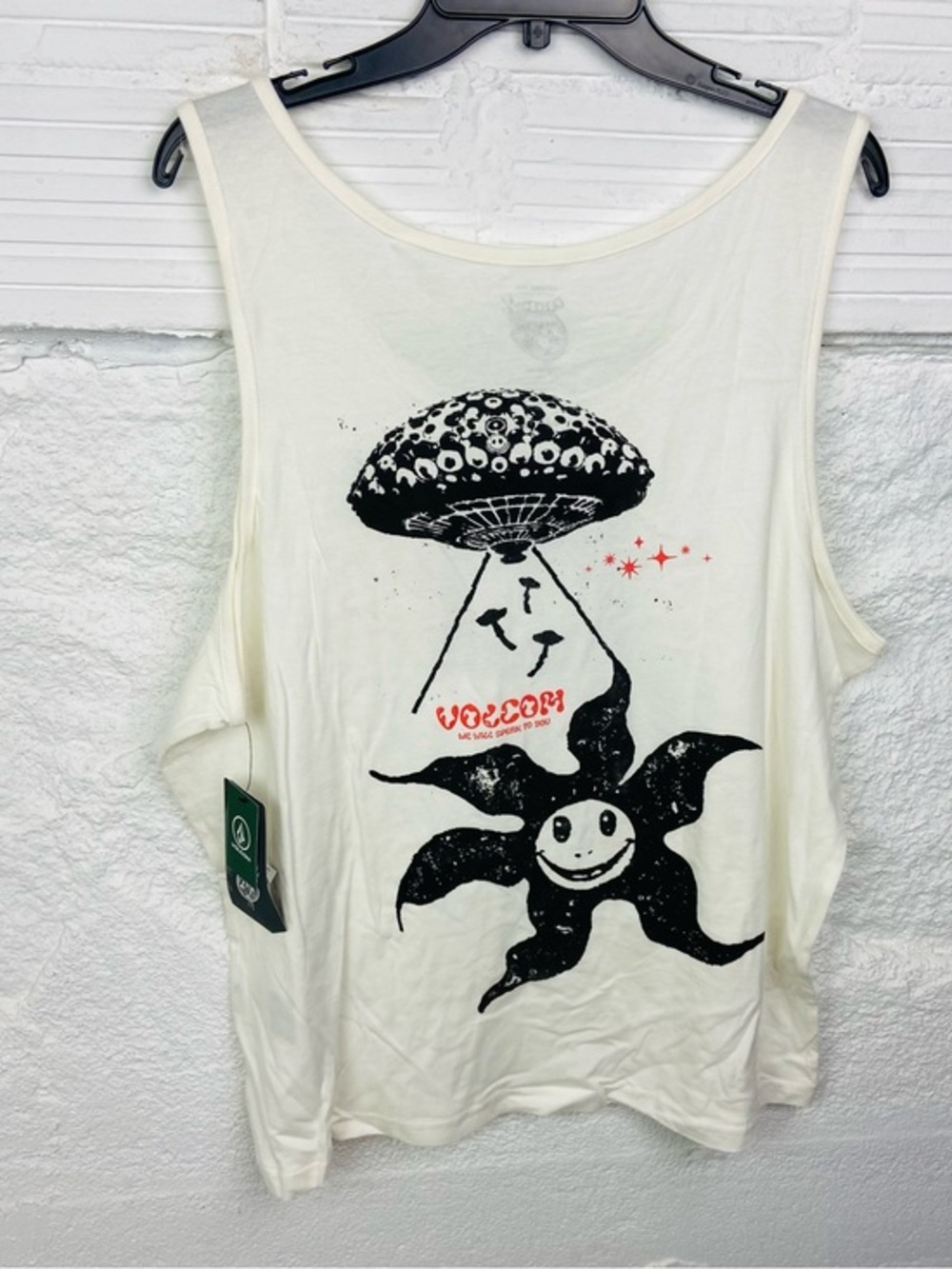 NWT Volcom White & black cotton hippie mushroom alien graphic size medium